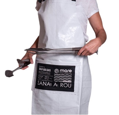 DELANTAL a base de material plástico reciclado